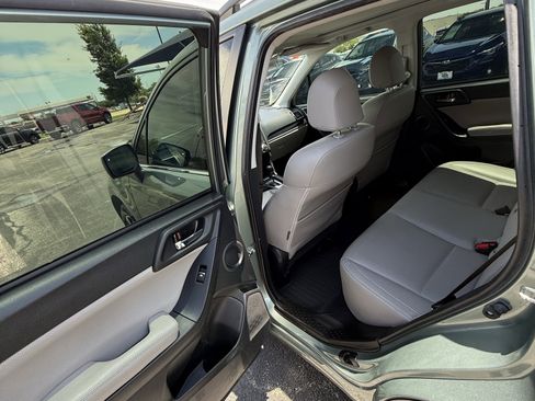 Used 2018 Subaru Forester 2.5i Limited AWD/4WD image 12