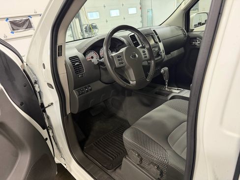 Used 2019 Nissan Frontier PRO-4X image 23