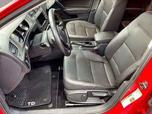 Used 2015 Volkswagen Golf TDI S FWD image 17
