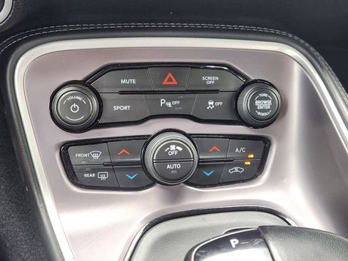 Used 2022 Dodge Challenger GT image 18