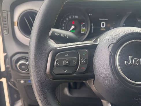 Used 2024 Jeep Wrangler Unlimited AWD/4WD image 13