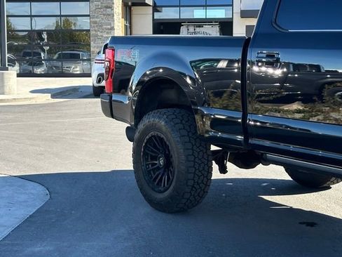 Used 2022 Ford F250 Platinum image 4