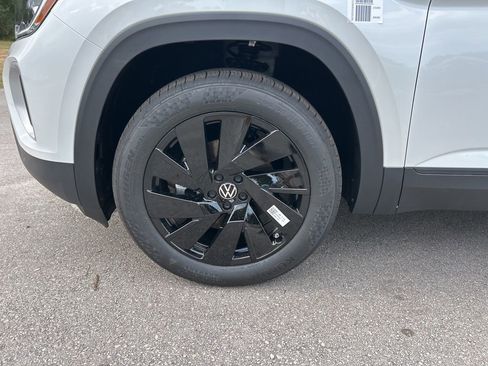 New 2026 Volkswagen Atlas SE image 54