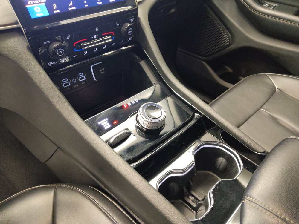 Used 2023 Jeep Grand Cherokee L Limited AWD/4WD image 26