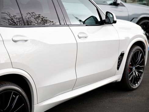 New 2026 BMW X5 xDrive40i w/ M Sport Package image 8