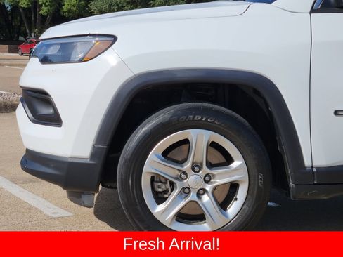 Used 2023 Jeep Compass Latitude AWD/4WD image 8