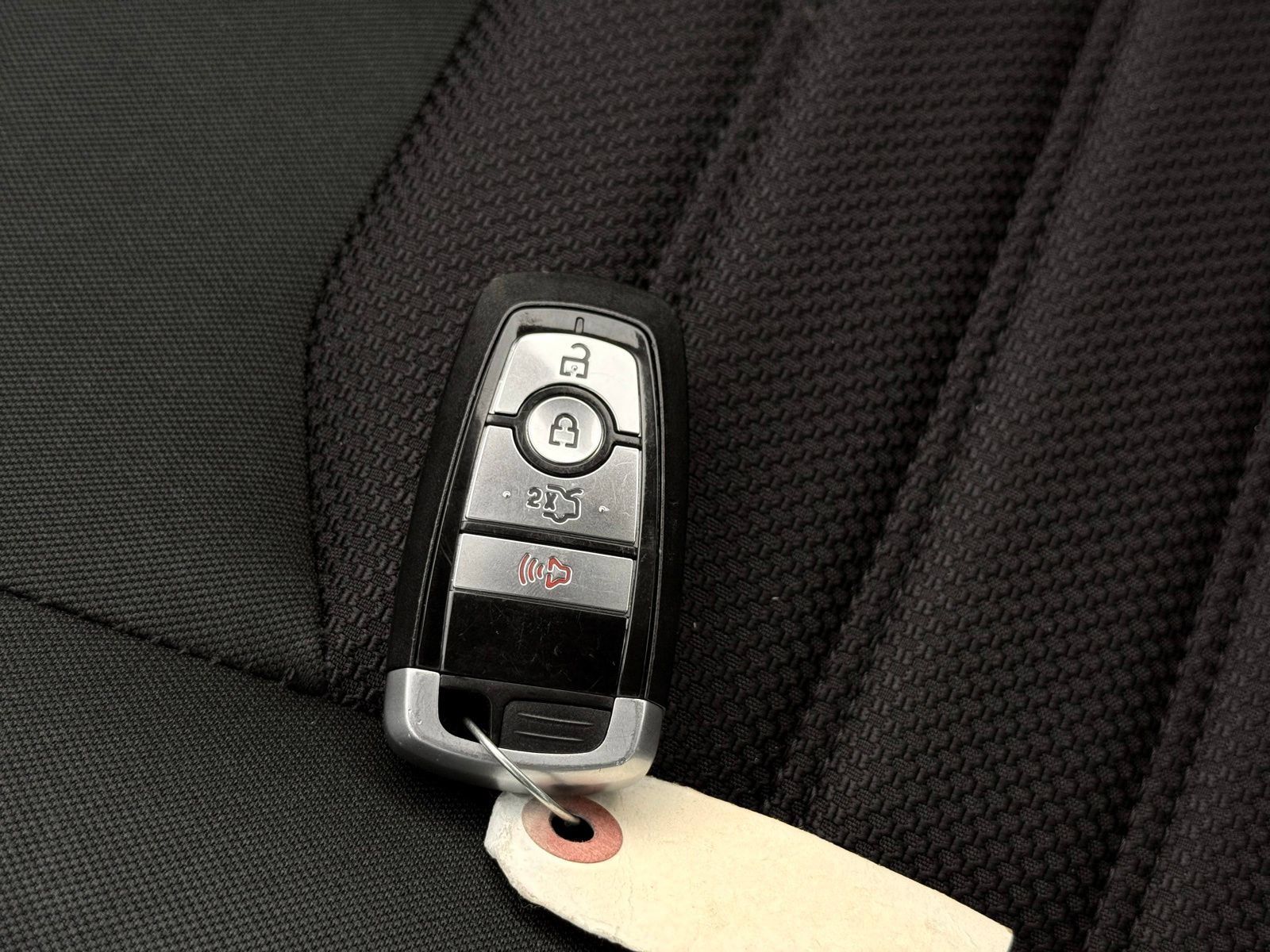 Used 2019 Ford Fusion SE FWD image 11