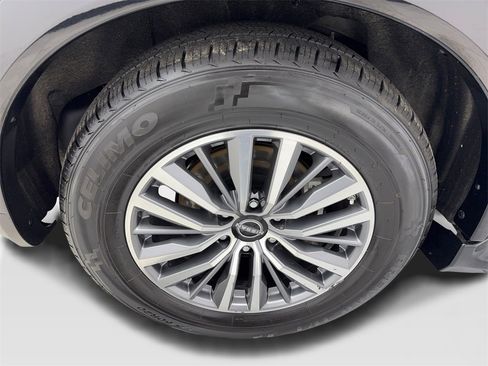 Used 2024 Nissan Armada SL image 86