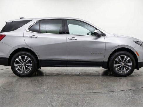 Used 2025 Chevrolet Equinox LT FWD image 11