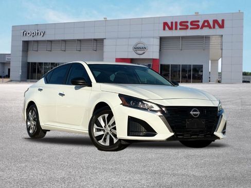 Certified 2025 Nissan Altima 2.5 S FWD image 1