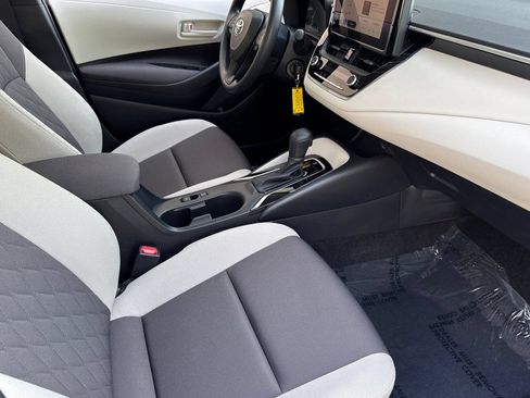 Used 2026 Toyota Corolla LE FWD image 17