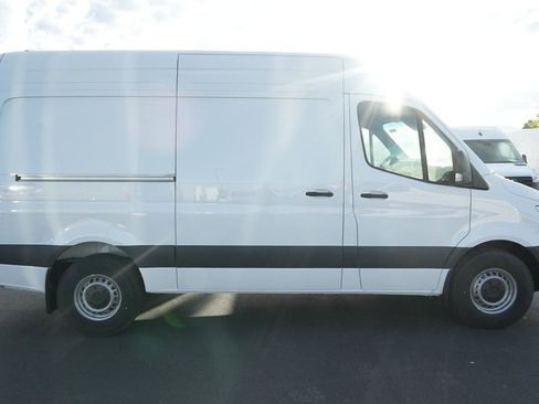 Used 2024 Mercedes-Benz Sprinter 144 Cargo image 5