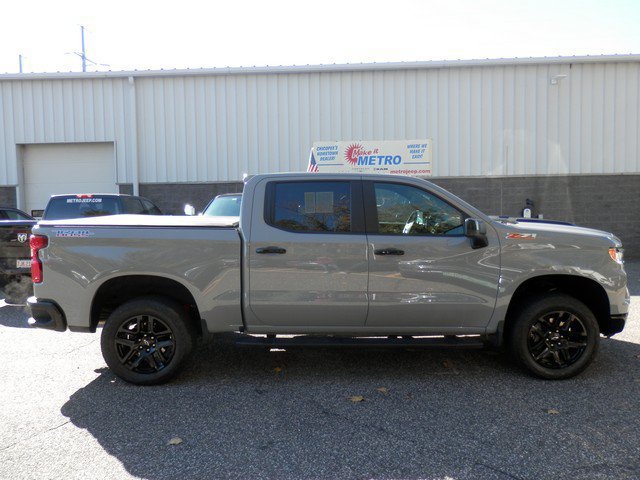 Used 2024 Chevrolet Silverado 1500 LT Trail Boss w/ Convenience Package II AWD/4WD image 9