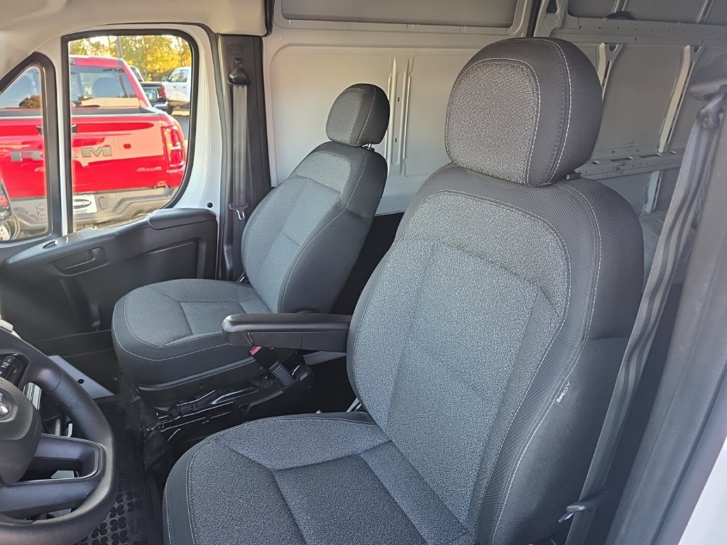 Used 2023 RAM ProMaster 2500 w/ Safety Group FWD image 14
