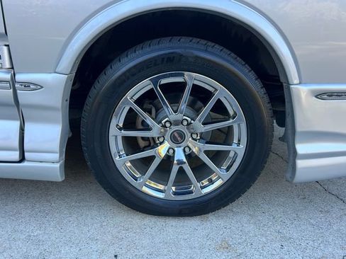 Used 2014 GMC Savana 1500 image 38