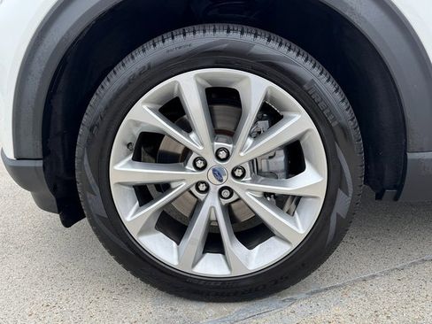 Used 2022 Ford Explorer Platinum w/ Technology Package image 13