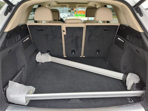 Used 2019 Audi Q5 Prestige w/ Prestige Package image 6