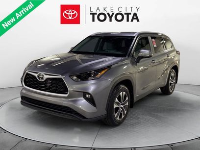 New 2025 Toyota Highlander XLE