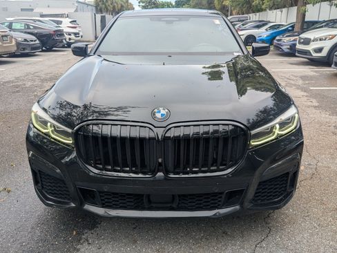 Used 2021 BMW 750i xDrive w/ Luxury Rear Seating Package AWD/4WD image 2