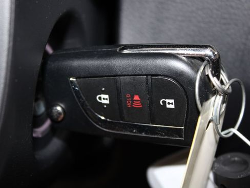 Used 2025 Toyota RAV4 LE AWD/4WD image 36