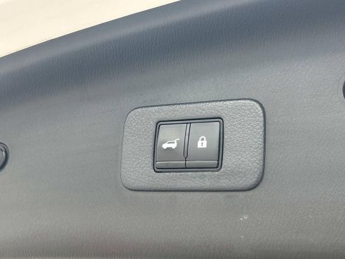 Used 2023 Nissan Armada SL w/ Captain's Chairs Package AWD/4WD image 14