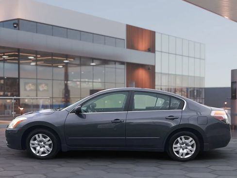 Used 2010 Nissan Altima 2.5 S FWD image 8