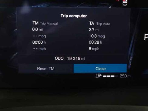 Used 2025 Volvo V60 B5 Cross Country Plus image 22