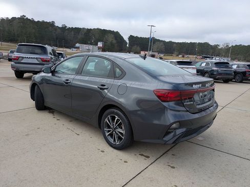 Used 2024 Kia Forte LXS image 6
