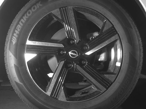 Used 2025 Nissan Sentra SV image 13