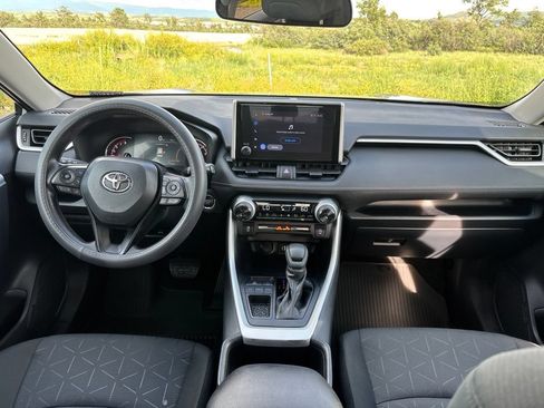 Used 2025 Toyota RAV4 XLE w/ Convenience Package FWD image 20