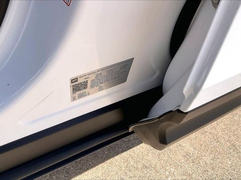 Used 2024 GMC Terrain SLE FWD image 63