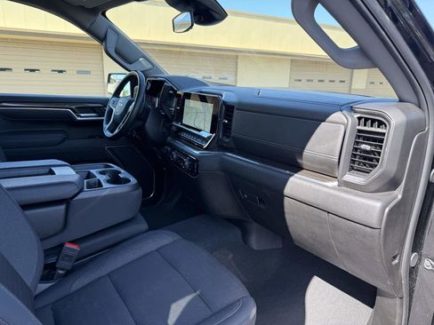 Used 2025 Chevrolet Silverado 1500 LT AWD/4WD image 18