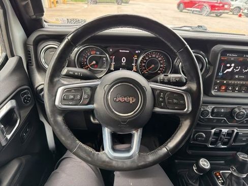 Used 2021 Jeep Wrangler Unlimited Sahara AWD/4WD image 25