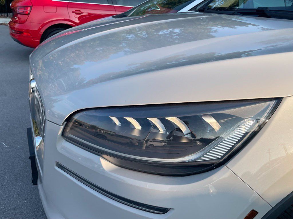 Used 2021 Lincoln Aviator AWD w/ Class IV Trailer Tow Package image 4
