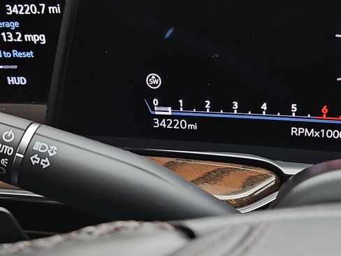 Certified 2024 Cadillac Escalade Sport Platinum w/ LPO, ONYX Package image 24