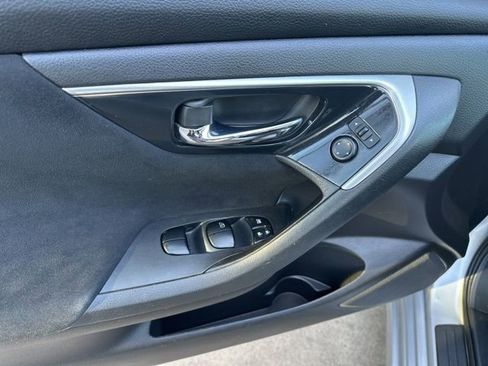 Used 2014 Nissan Altima 2.5 SV image 21