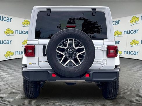 Used 2025 Jeep Wrangler Unlimited Sahara AWD/4WD image 5