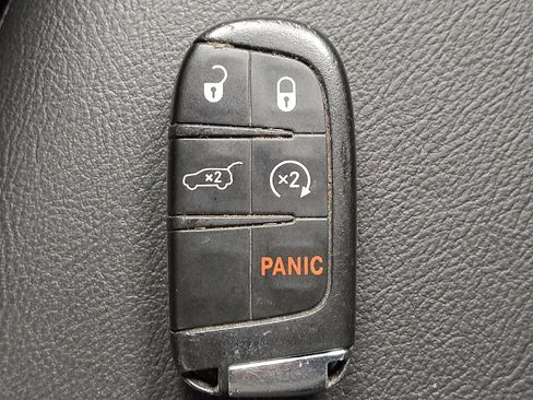 Used 2018 Jeep Compass Latitude w/ Safe & Security Group image 32