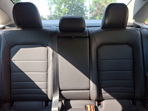 Used 2023 Volkswagen Jetta SE w/ Panoramic Sunroof Package FWD image 19