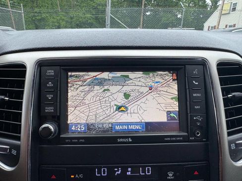 Used 2012 Jeep Grand Cherokee Limited image 22