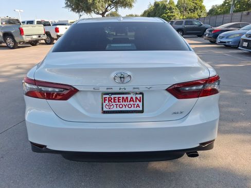 Used 2024 Toyota Camry XLE FWD image 5