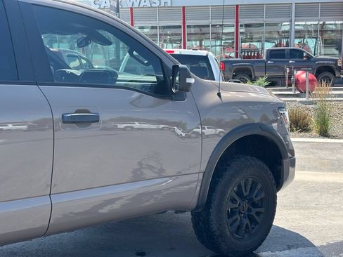 Used 2021 Nissan Titan PRO-4X w/ Pro-4x Convenience Package AWD/4WD image 4