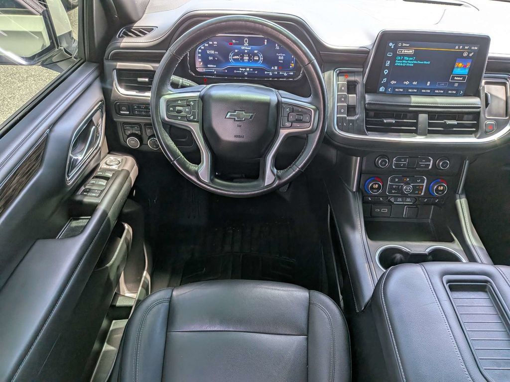 Used 2023 Chevrolet Tahoe Z71 w/ Luxury Package AWD/4WD image 17
