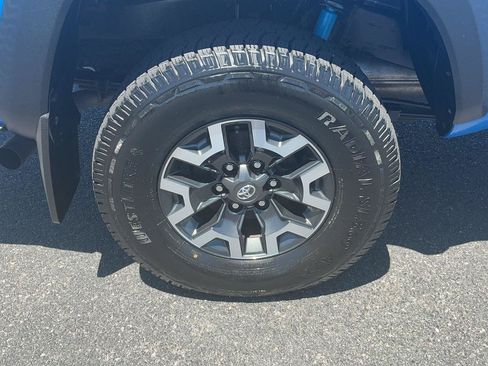 Certified 2020 Toyota Tacoma TRD Off-Road w/ Technology Package AWD/4WD image 6