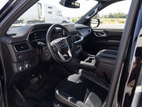 Used 2024 GMC Yukon SLT w/ SLT Luxury Package AWD/4WD image 14