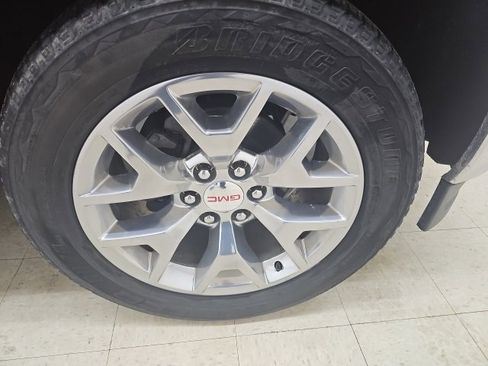 Used 2015 GMC Sierra 1500 SLT w/ SLT Crew Cab Value Package image 23