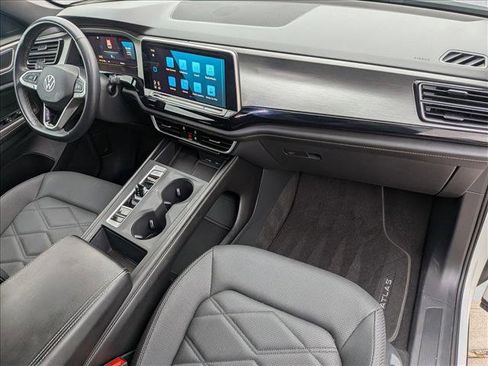 Used 2024 Volkswagen Atlas Cross Sport SE FWD image 20