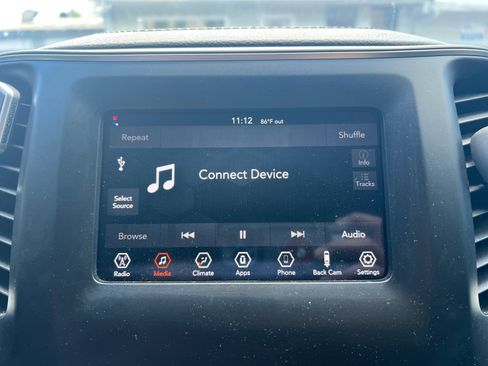 Used 2019 Jeep Cherokee Latitude Plus image 17