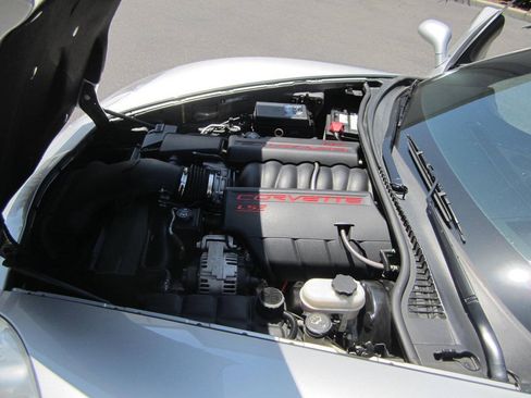 Used 2009 Chevrolet Corvette Convertible w/ Preferred Equipment Group RWD image 17