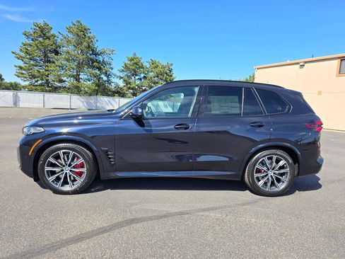New 2026 BMW X5 xDrive40i w/ M Sport Package AWD/4WD image 3